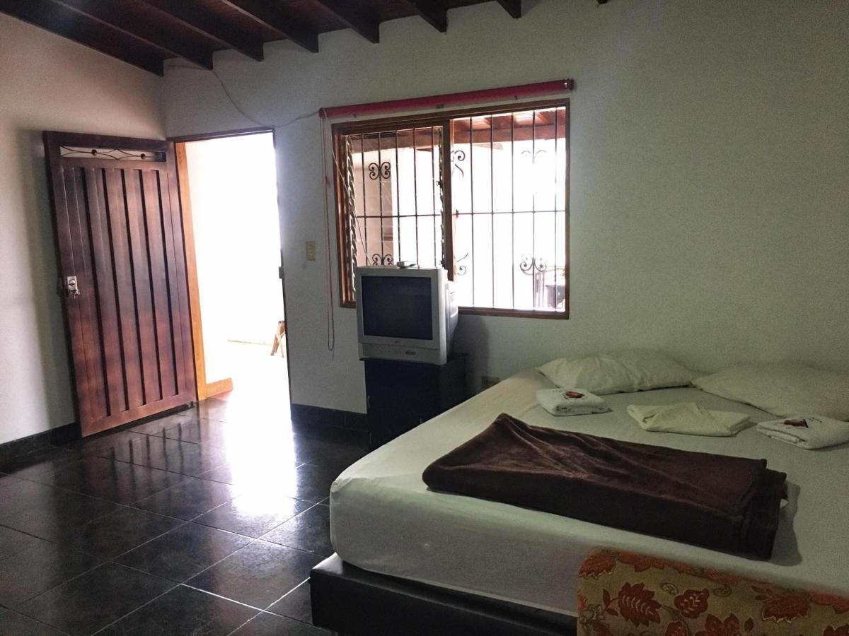 La Casona HostelGuatapé エクステリア 写真