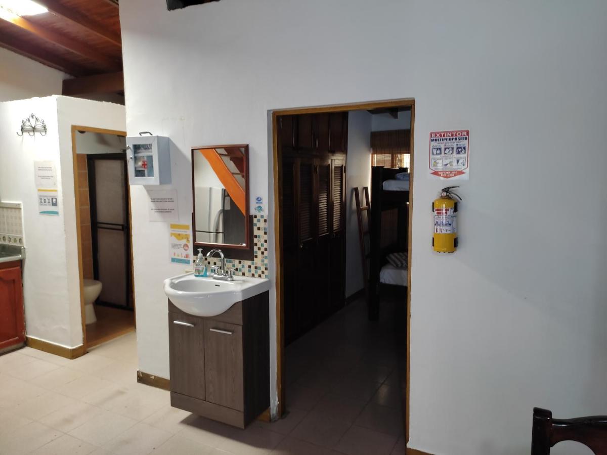 La Casona HostelGuatapé エクステリア 写真