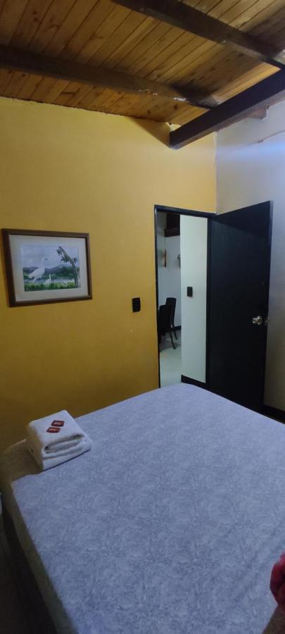 La Casona HostelGuatapé エクステリア 写真